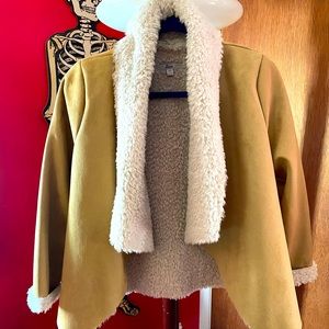 Stylish Tan Shearling and Suede Jacket